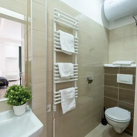 New At The Location * بودابست