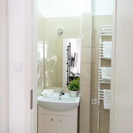 New At The Location شقة *